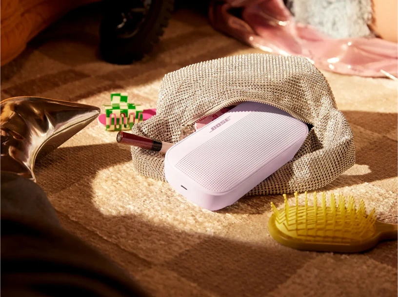 SoundLink Flex 2 màu Petal Pink trong đời sống