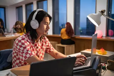 stories - tai nghe tốt nhất cho công việc
